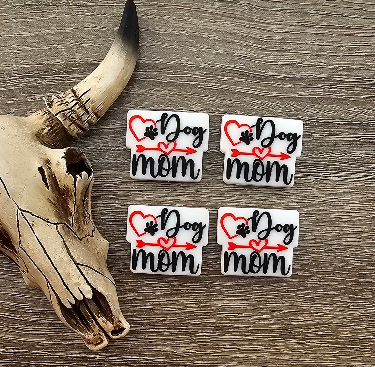 Dog Mom with Arrow Focal