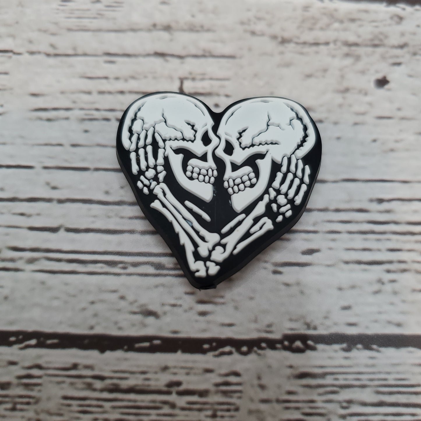 Skull Couple Heart Focal