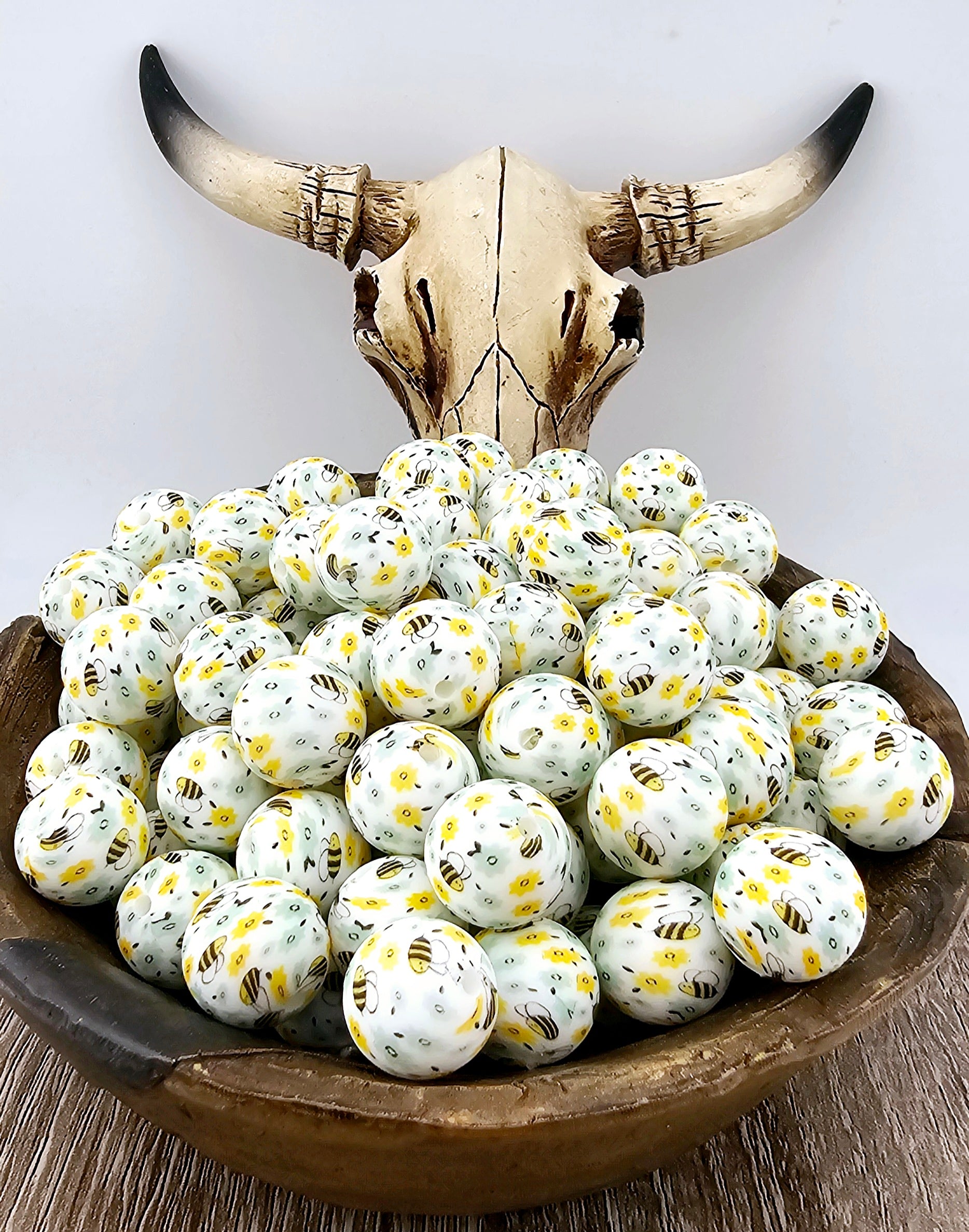 P469 Buzzin Bees Print