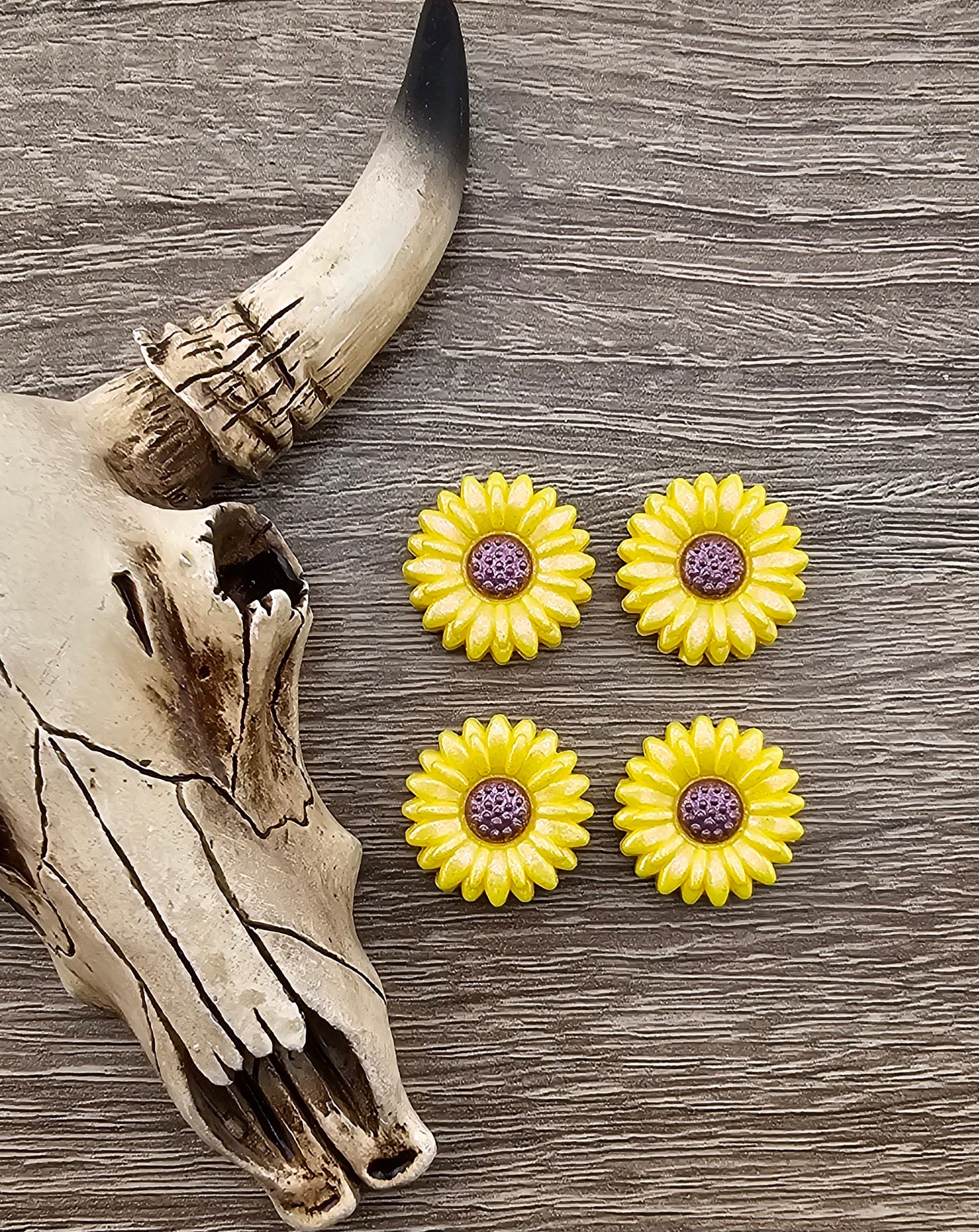 Opal Yellow Daisy 22mm Focal