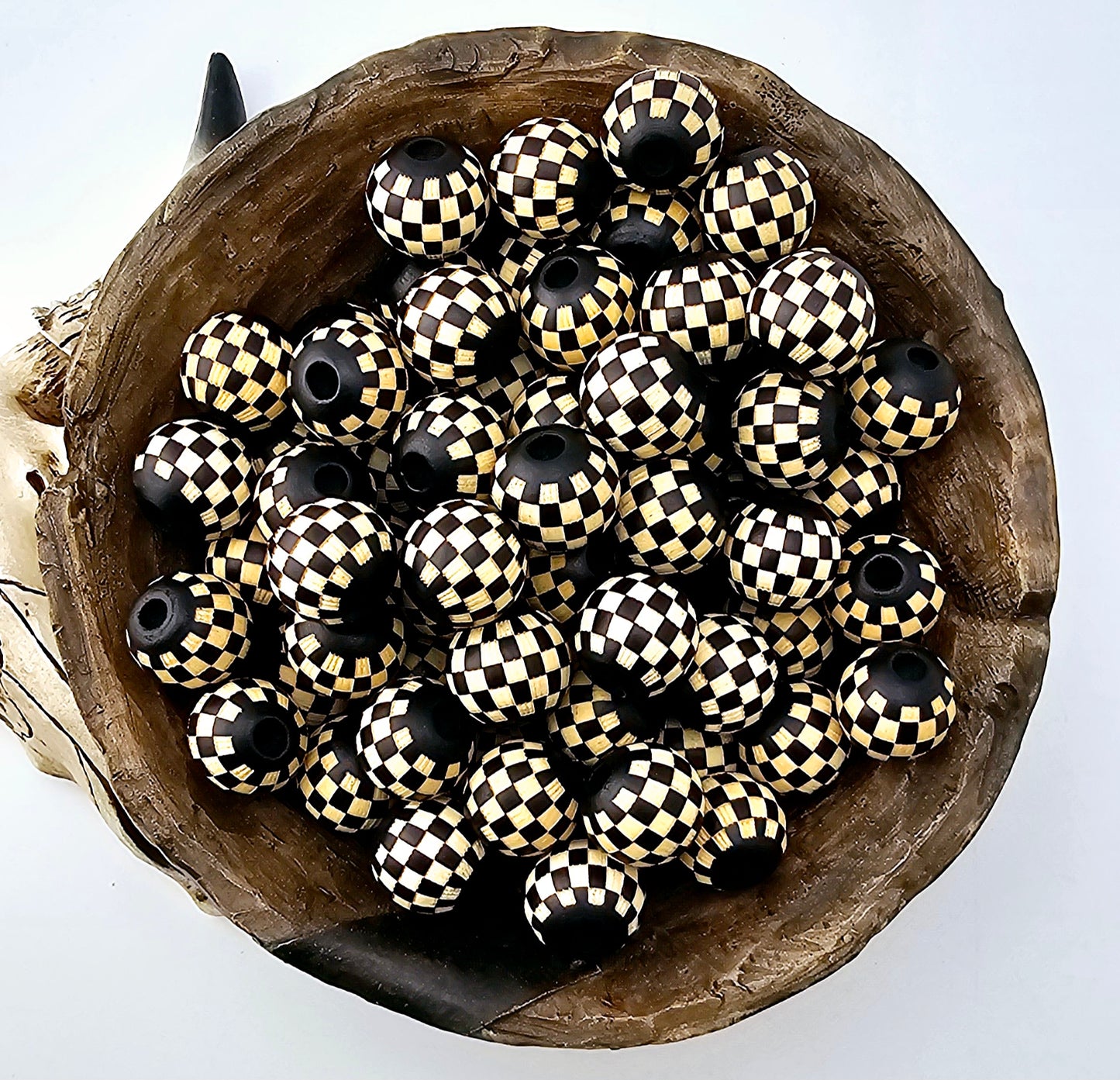 Checkered Etched Print 16mm Wooden Bead