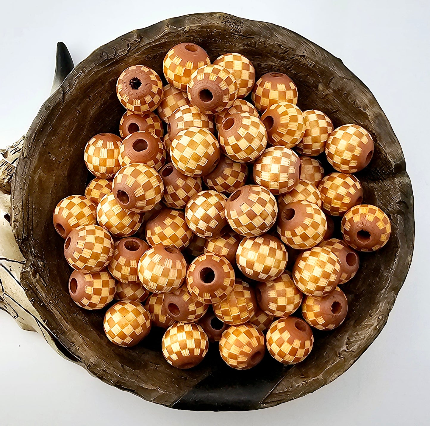 Checkered Etched Print 16mm Wooden Bead