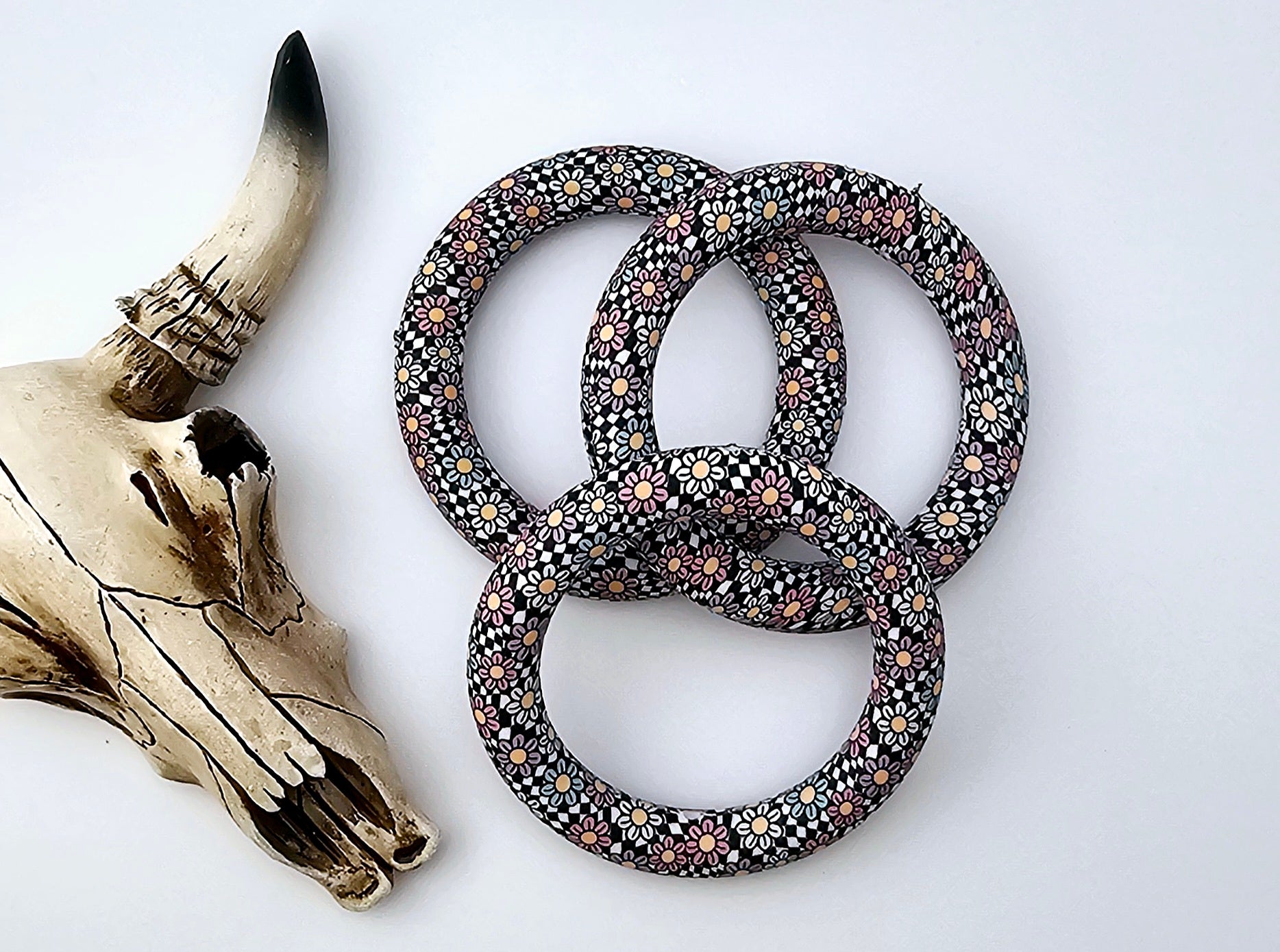 Boho Checker Daisy 65mm Silicone Ring