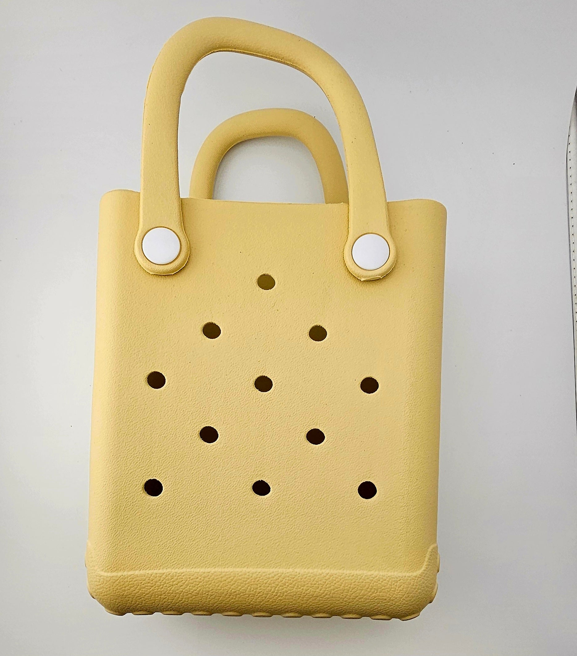 Crock Charm Bag all come with one random Charm