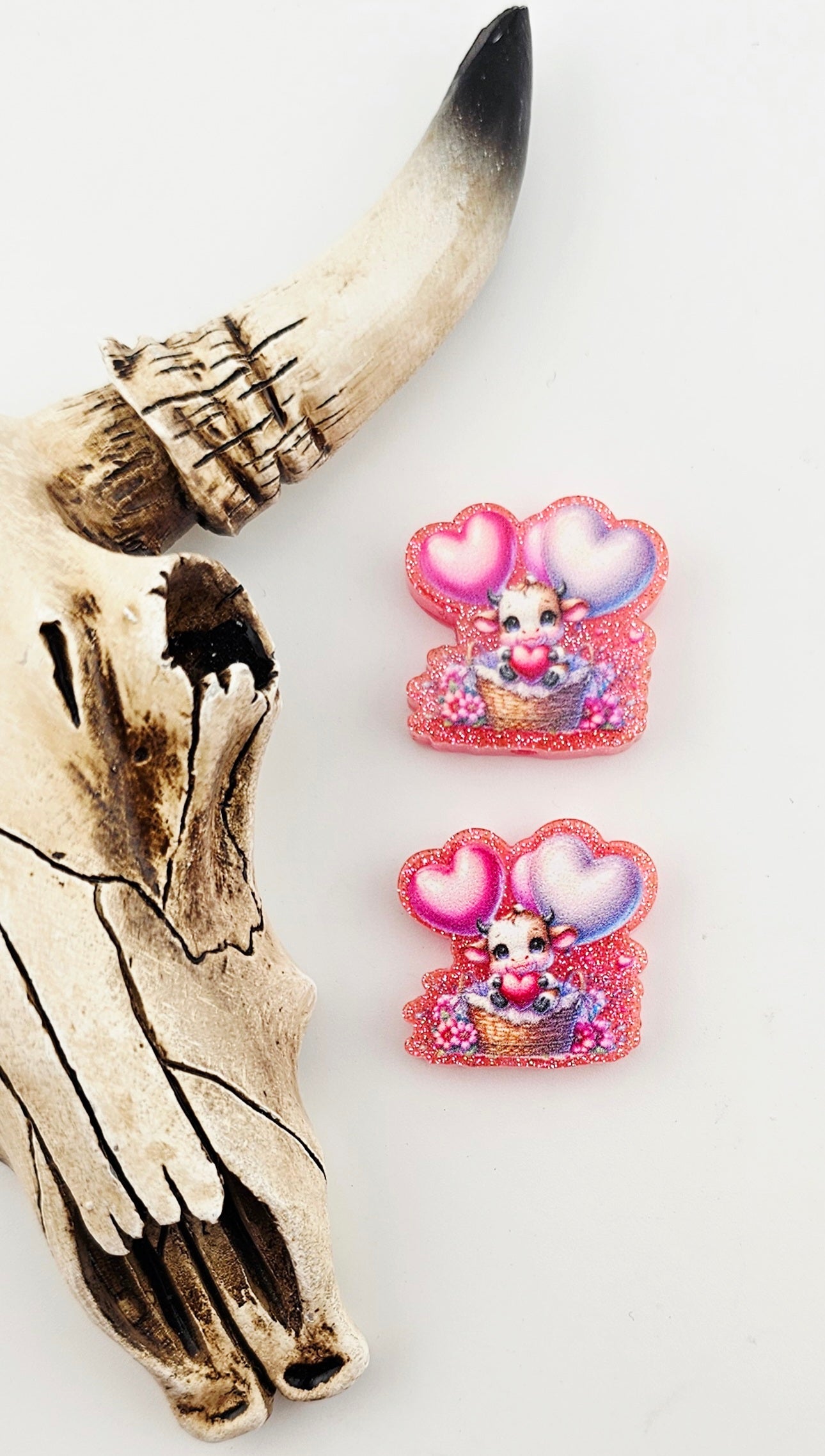 Acrylic Valentine Cow in Basket Focal - AF113