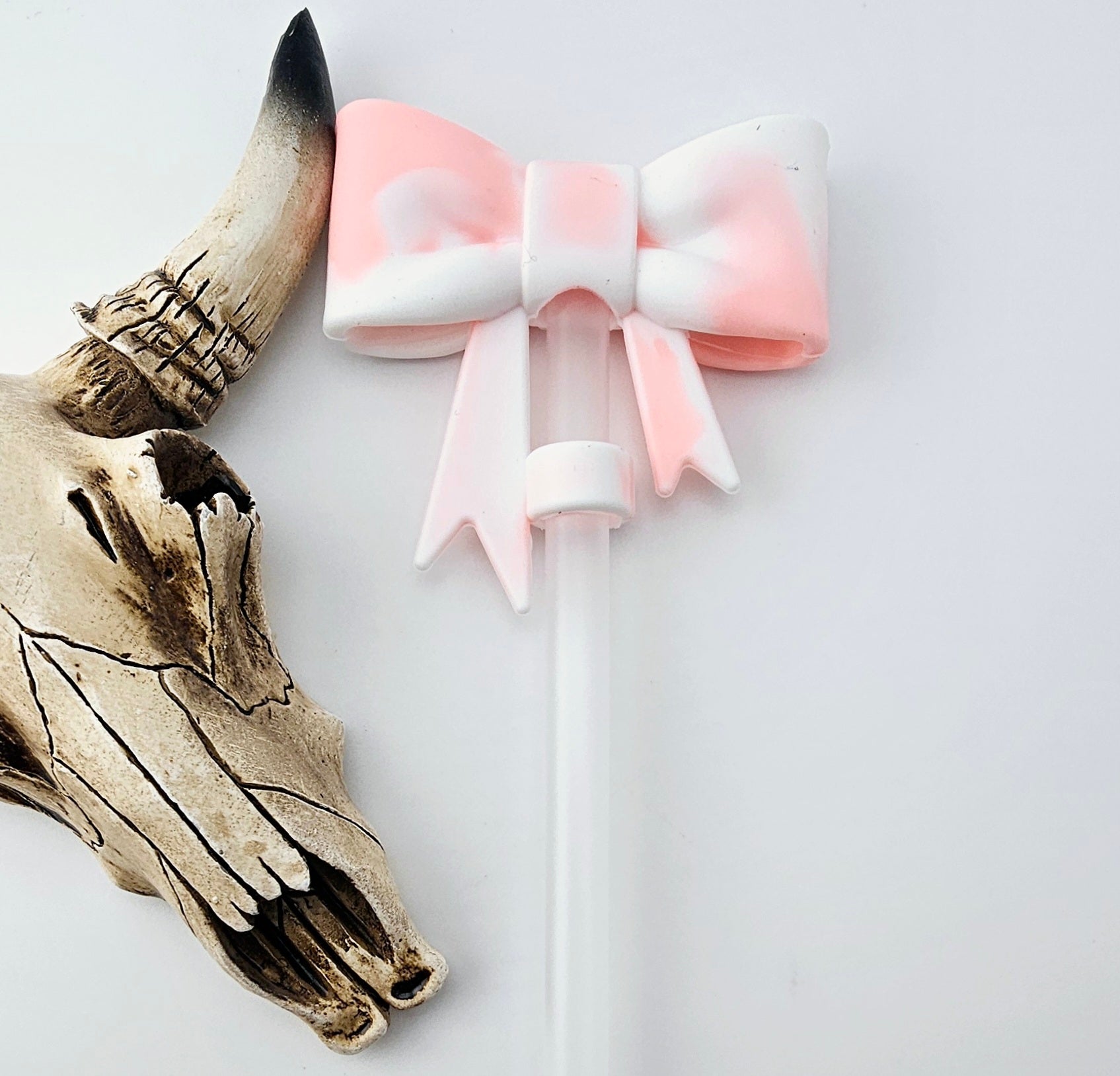 Bow Straw Topper