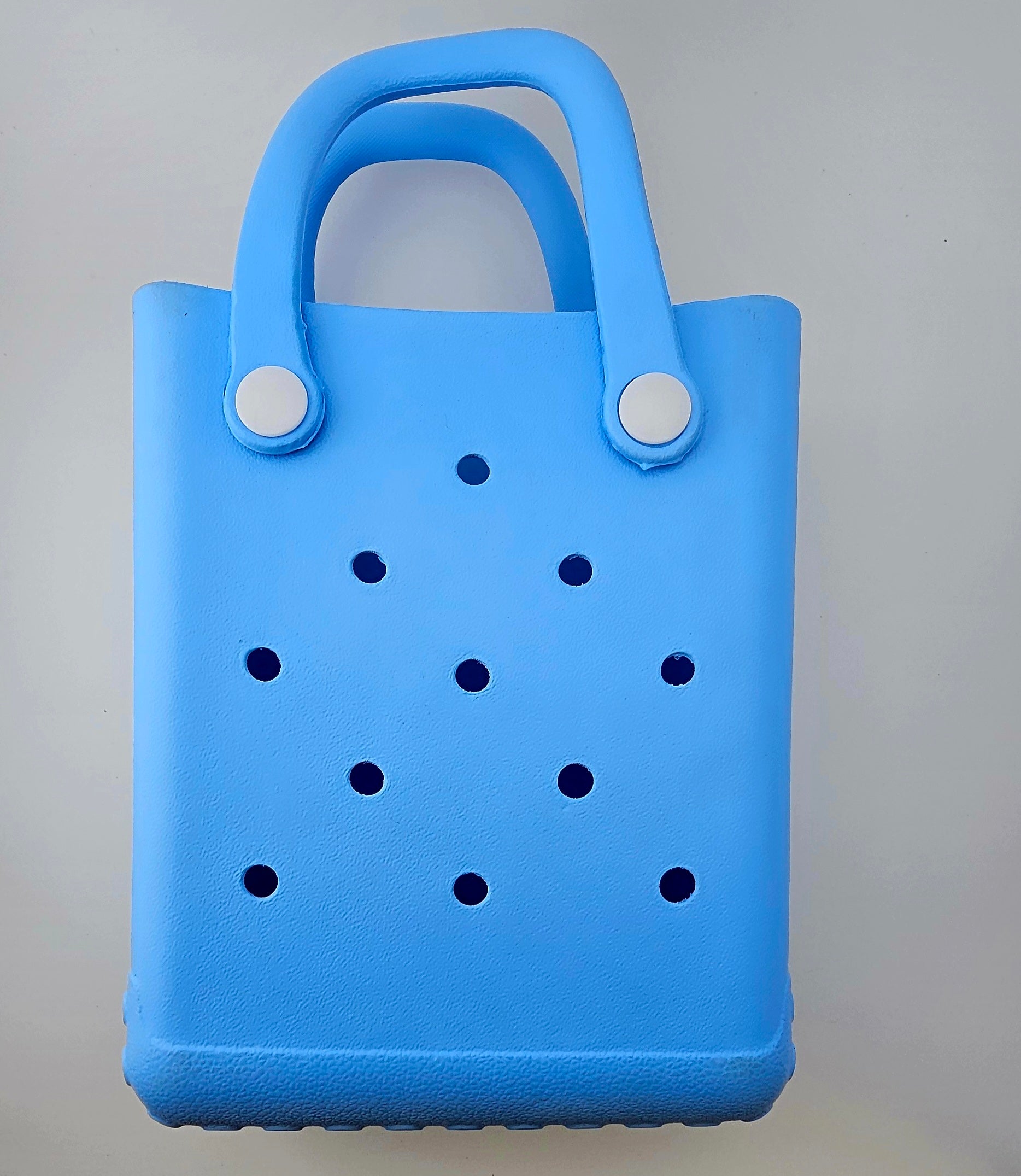Crock Charm Bag all come with one random Charm