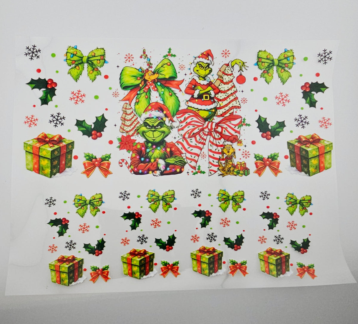 UVDTF Grinchmas Snackcake Gift 40oz Wrap