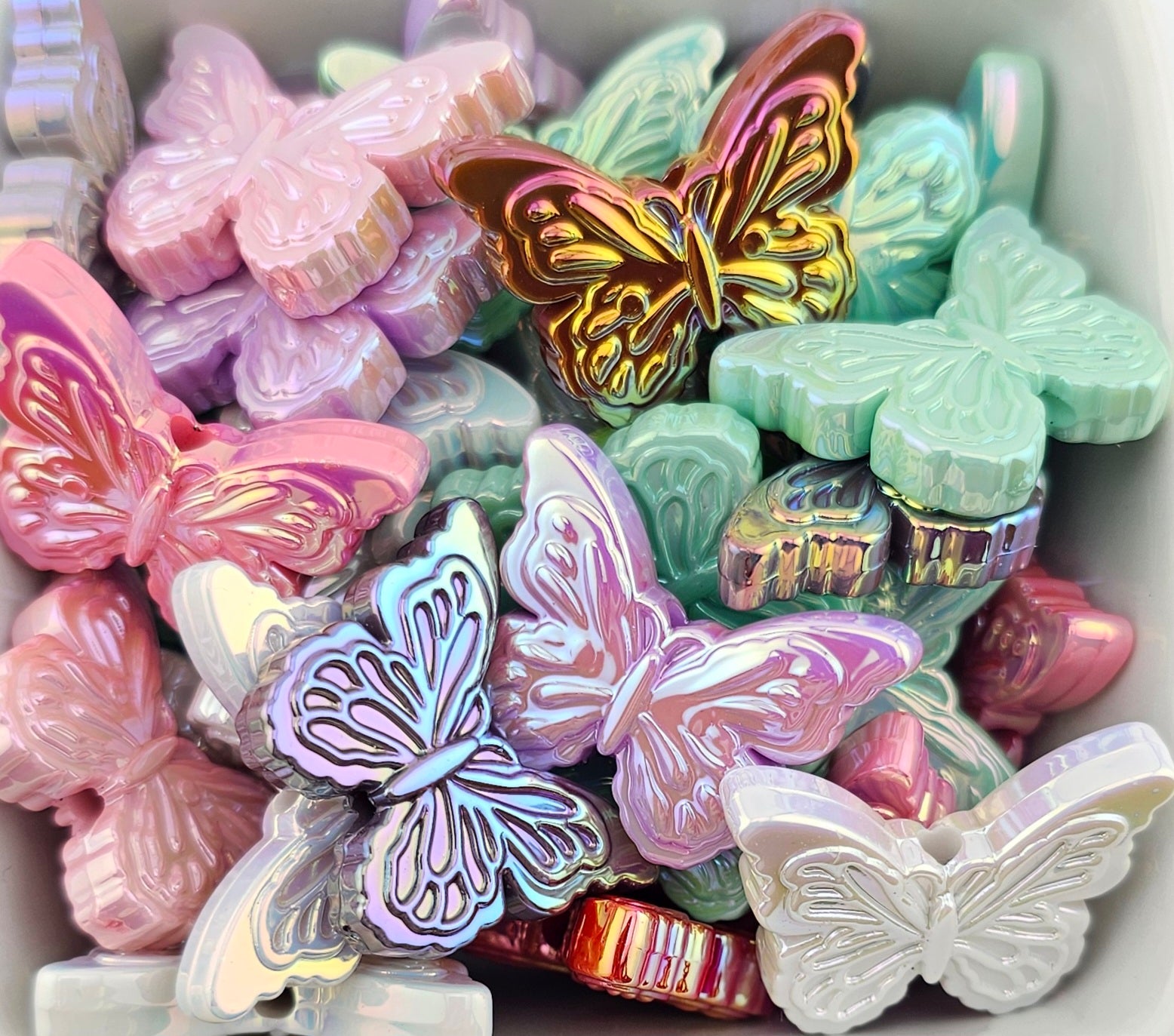 Acrylic Butterfly Focal 5CT *Random