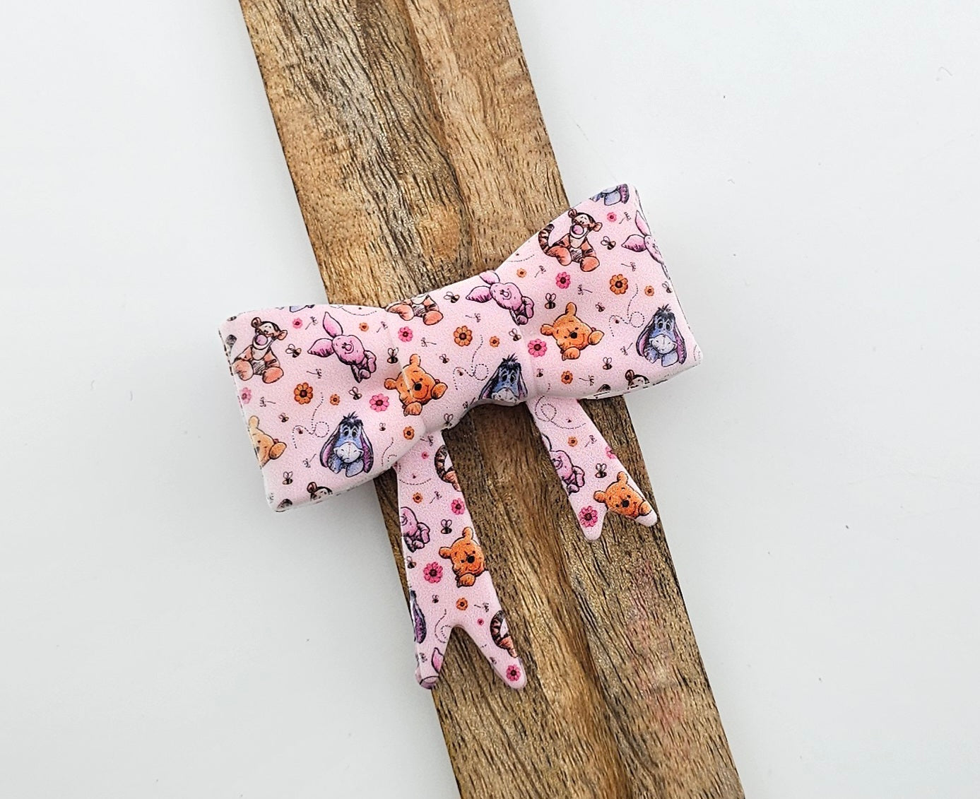 Large Bow Focal Pooh and the Gang *Custom*