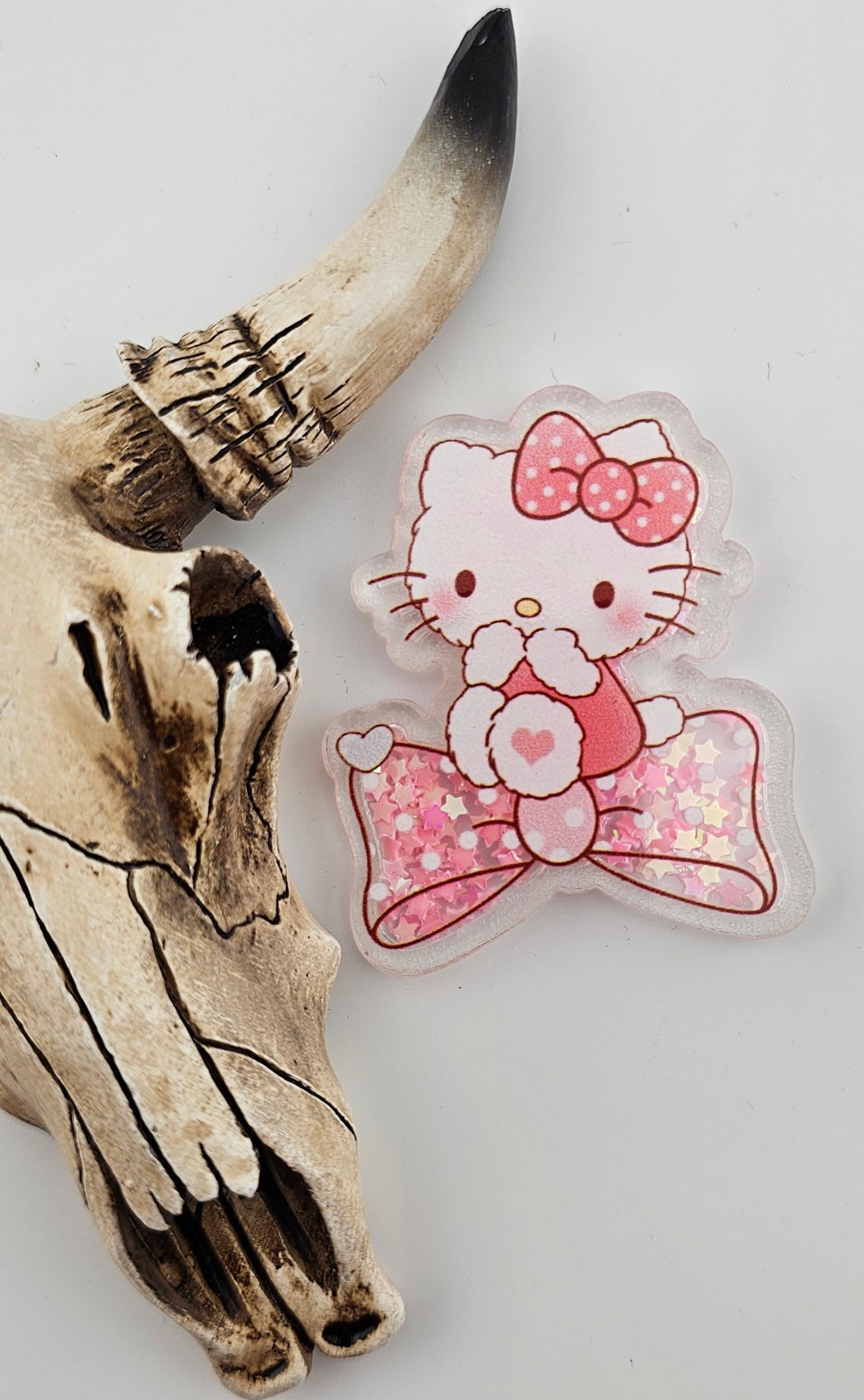 Flatback Glitter Shaker Kitty sitting on Bow GS 114