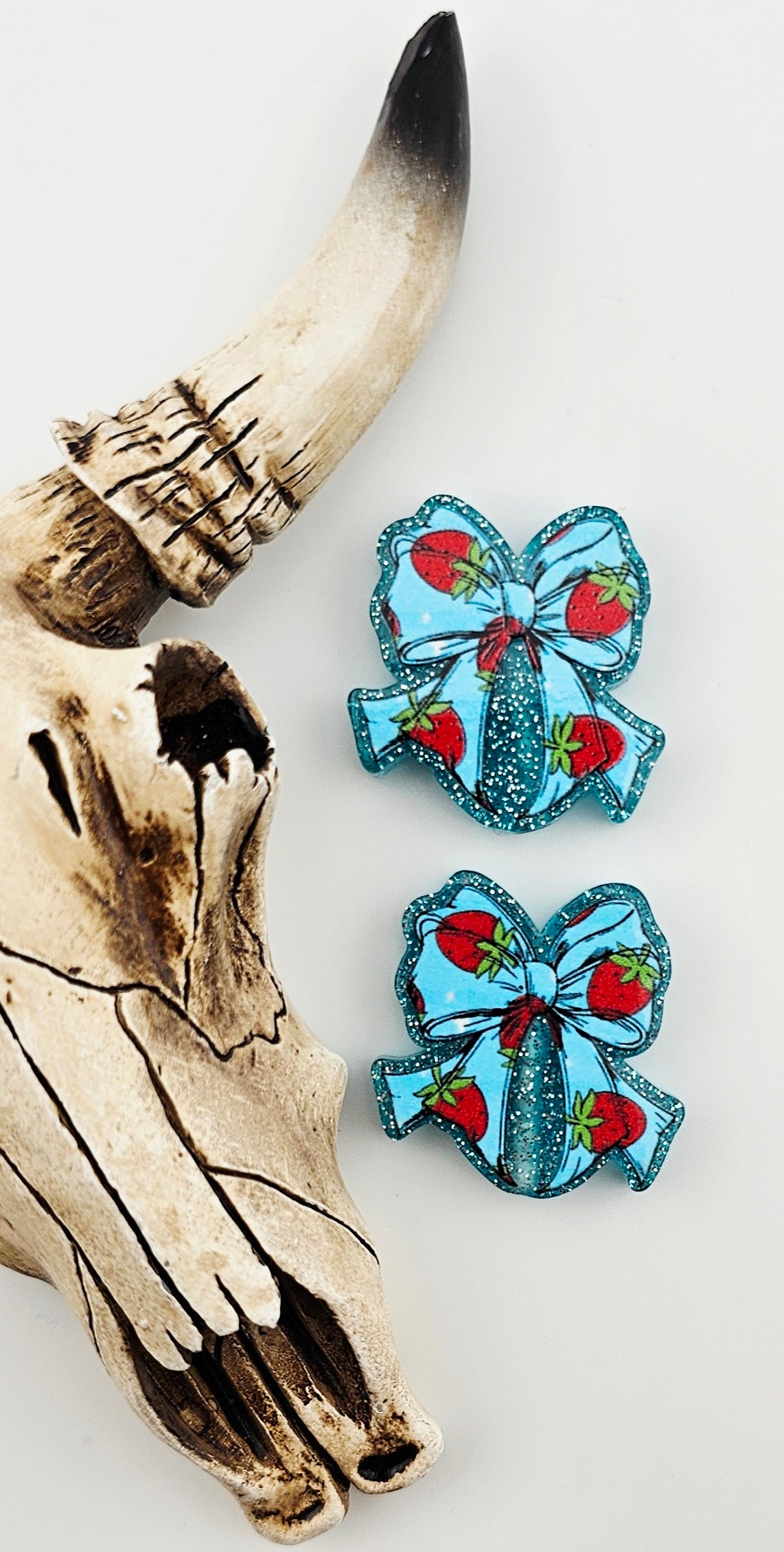 Acrylic Strawberry Bow Focal - AF113