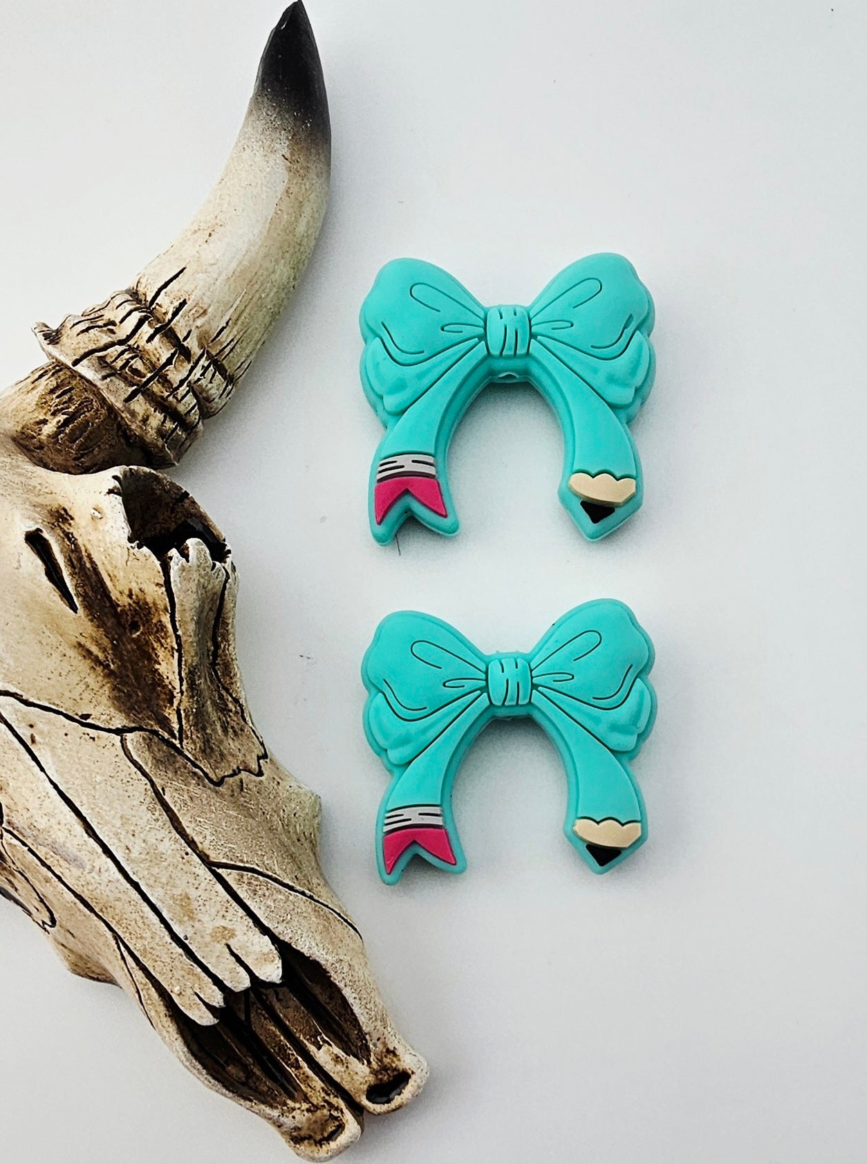Pencil Bow Focal