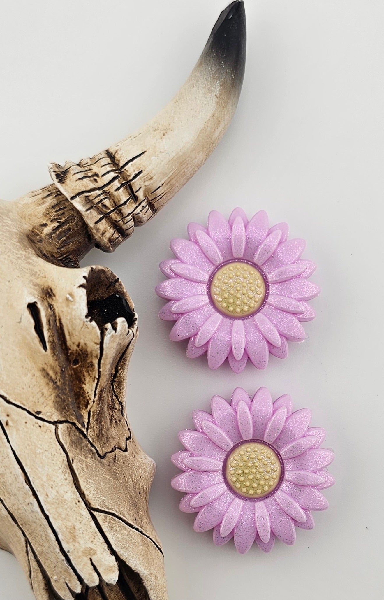 Opal Sunflower Daisy Bright Lavender/Cream 30mm Focal