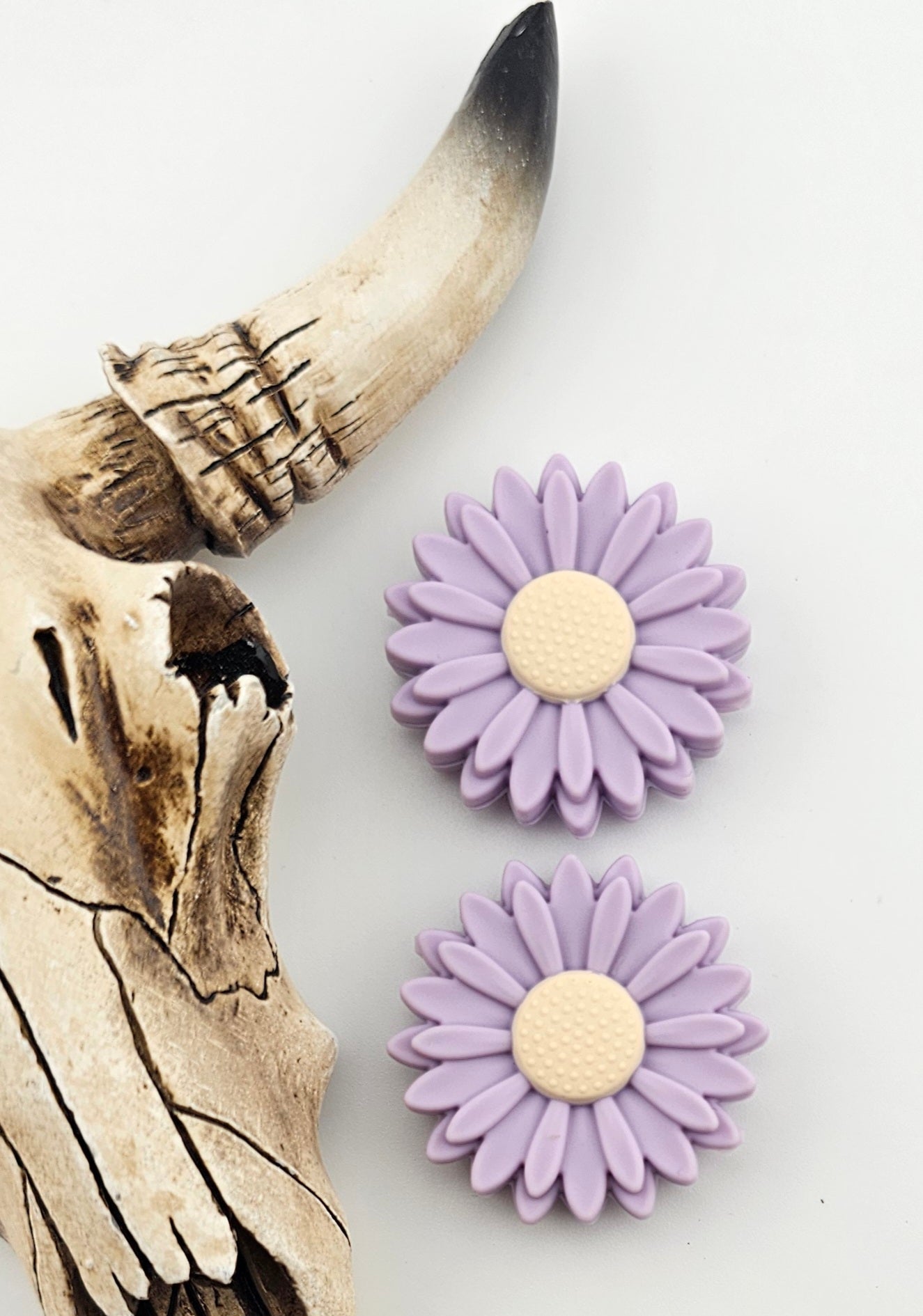 Sunflower Daisy Lavender/Cream 30mm Focal
