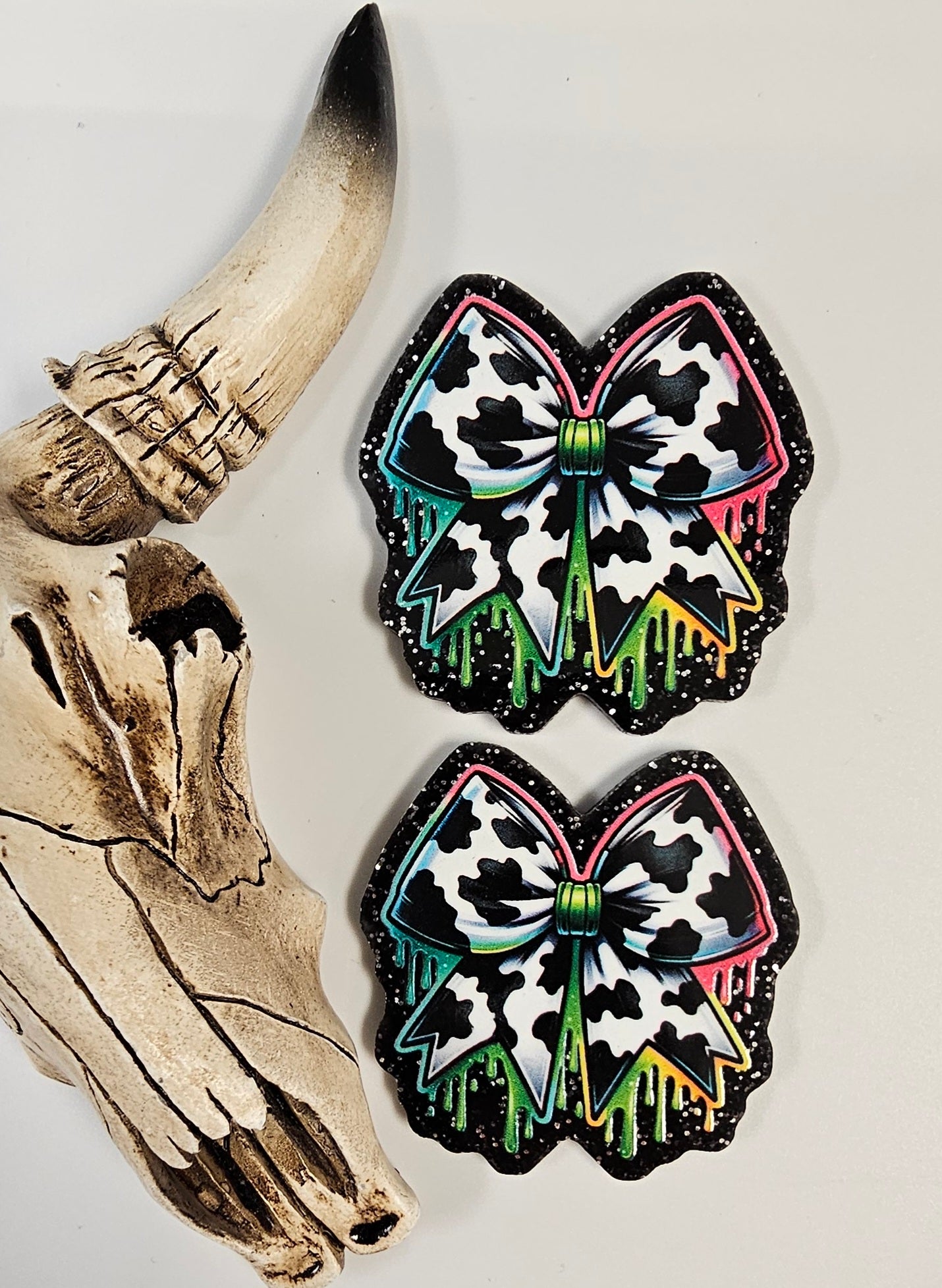 Flatback Bright Dripping Cow Bow 123