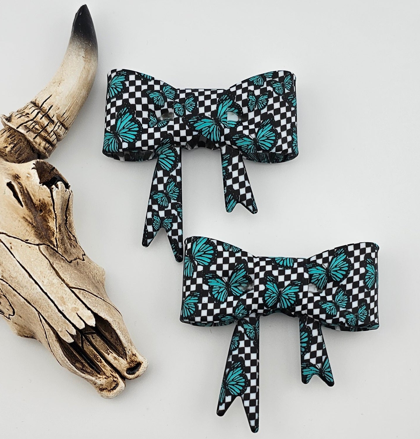 Large Bow Focal Checkered Wings *Exclusive*