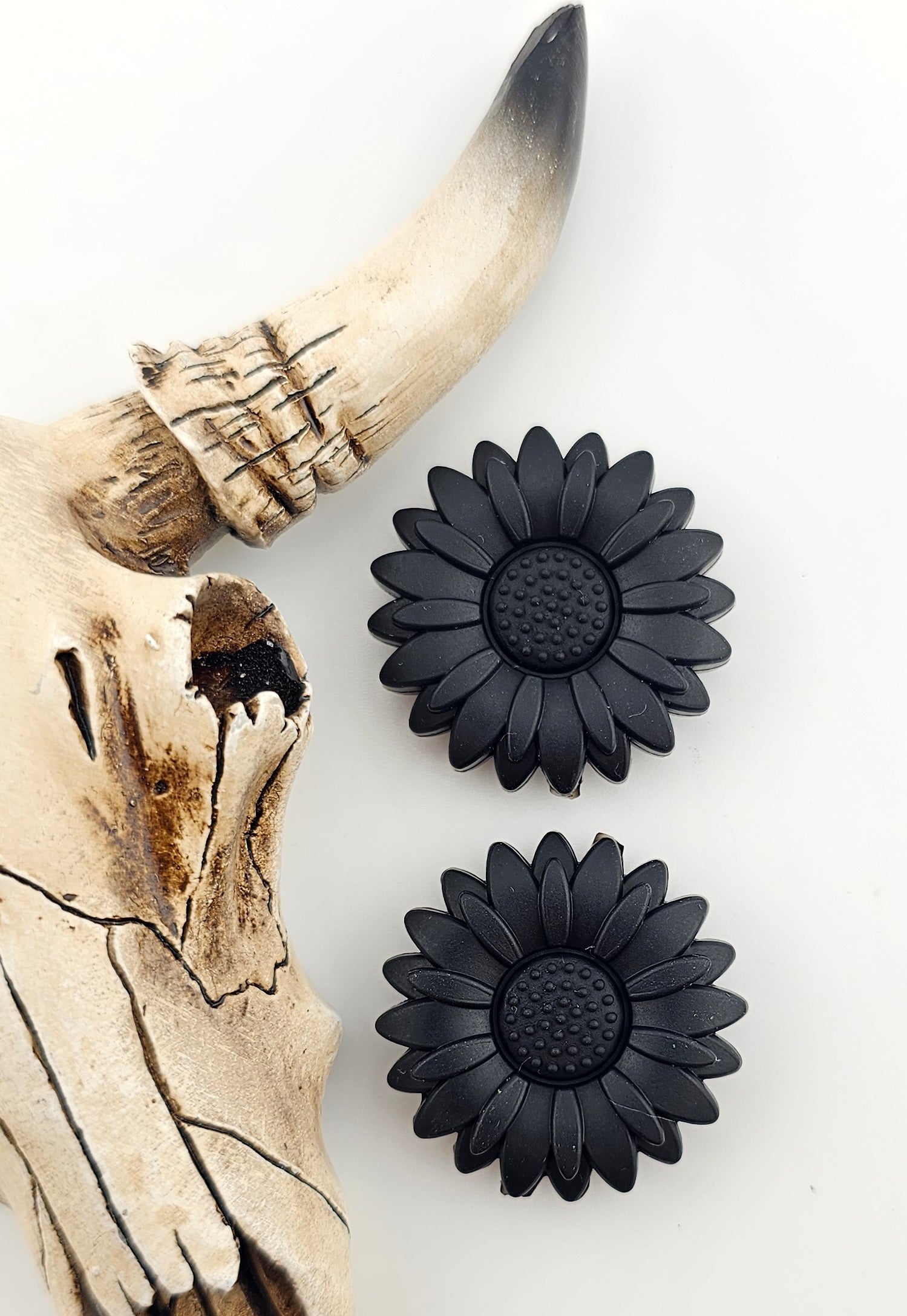 Sunflower Daisy Black 30mm Focal