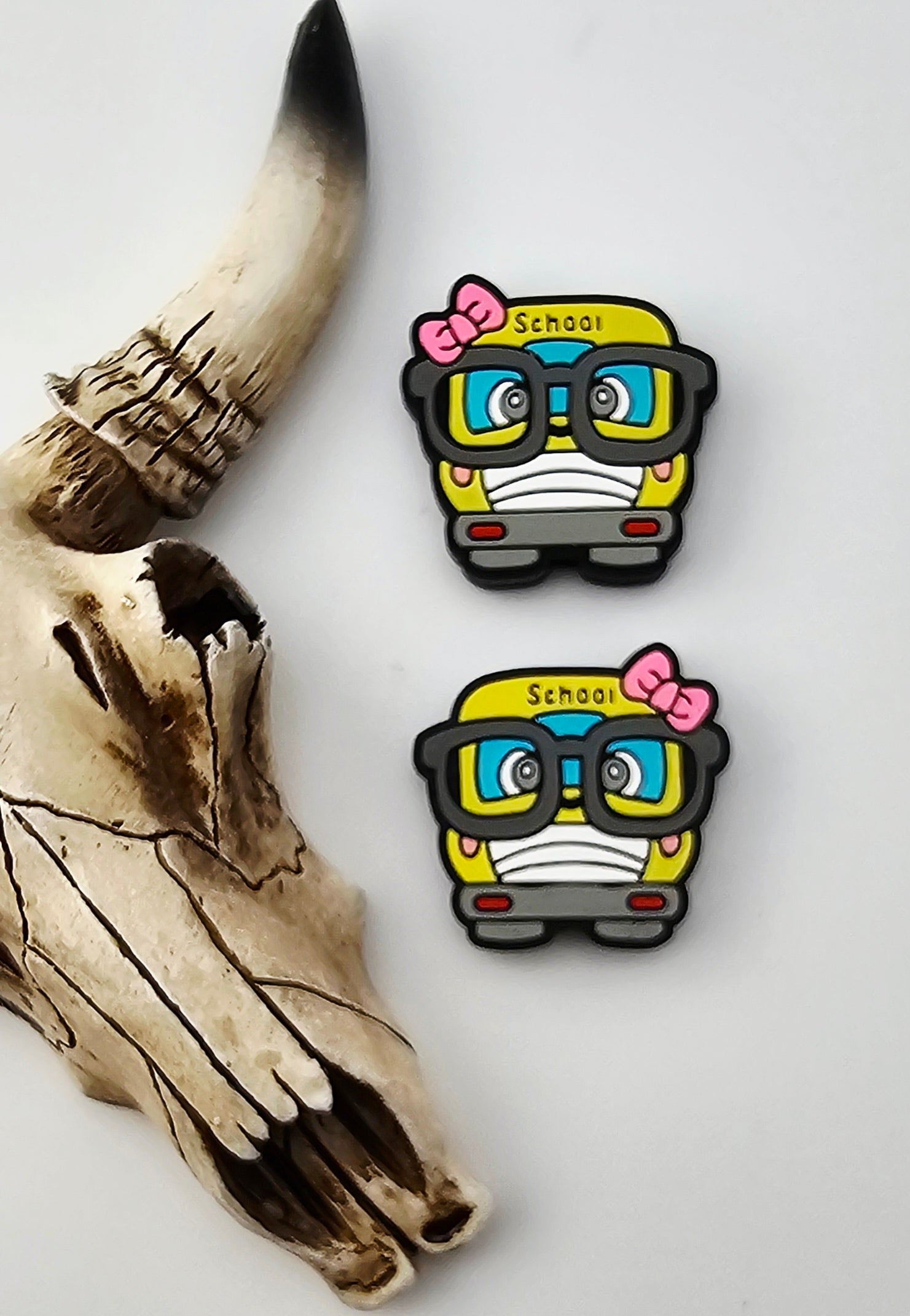 Happy Bus with Glasses Focal