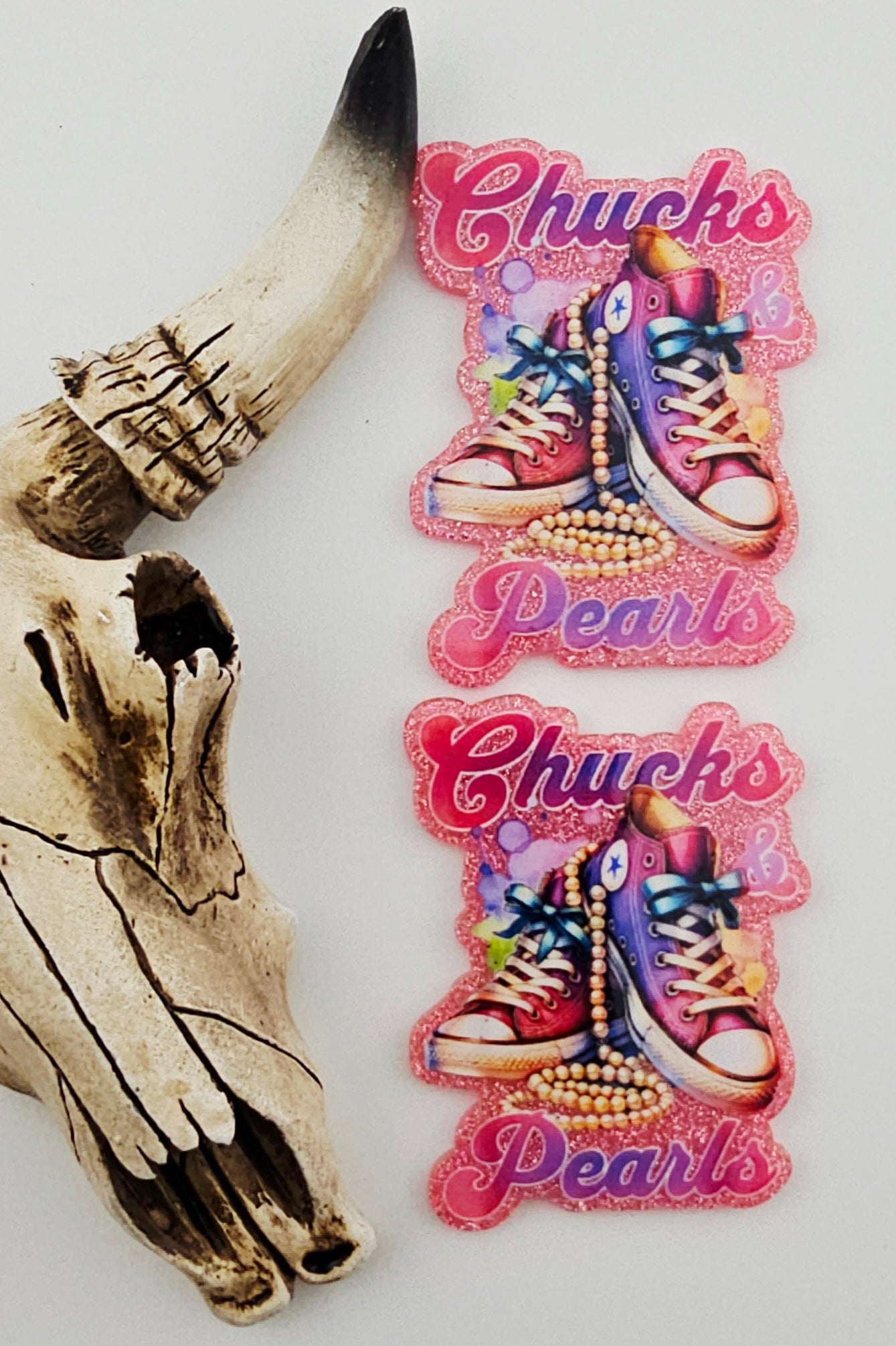Flatback Chucks and Pearls 480