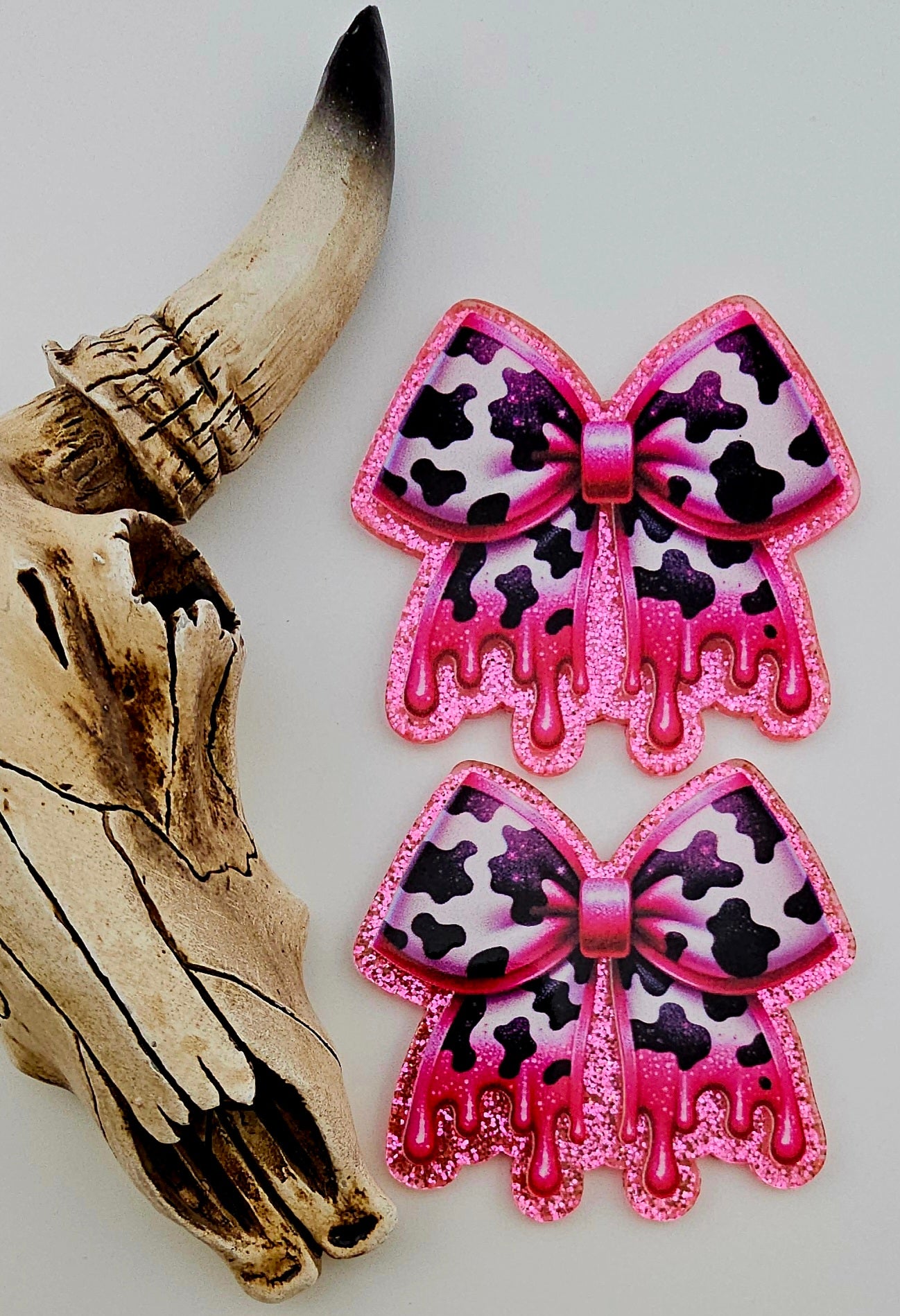 Flatback Pink Cow Drip Bow 210