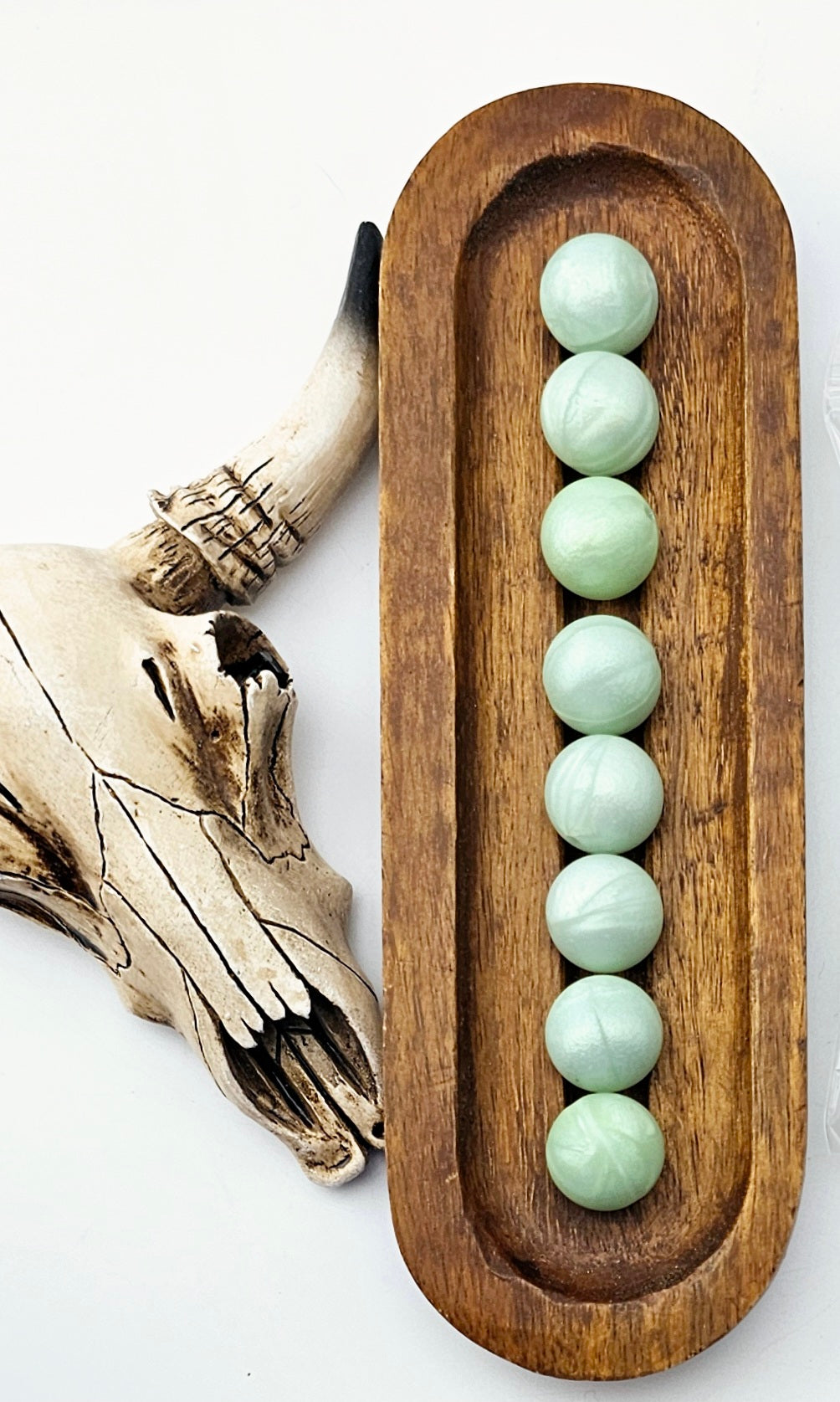 #121 Pearl Green Solid