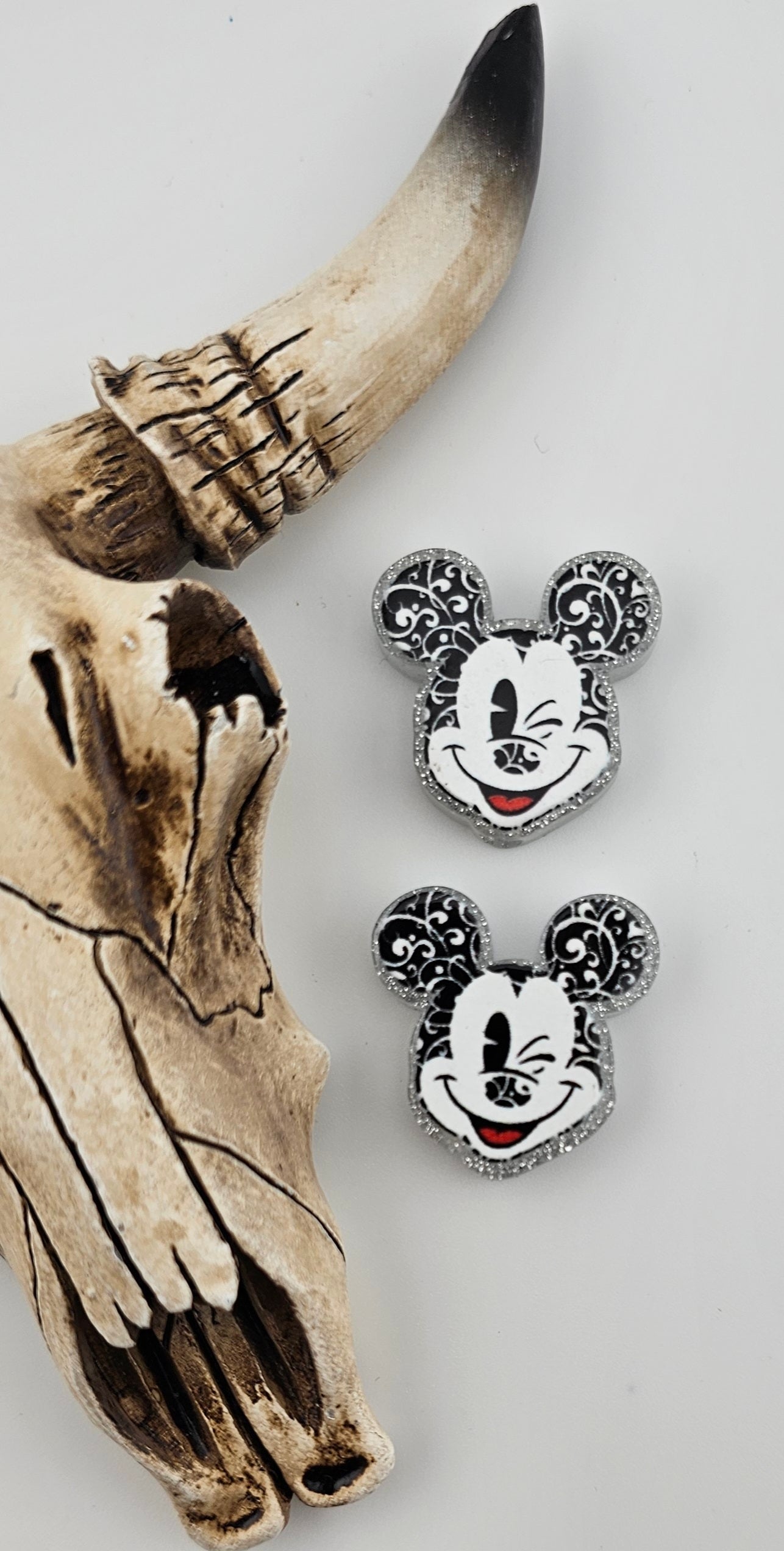 Acrylic Winking Mouse Focal - AF114