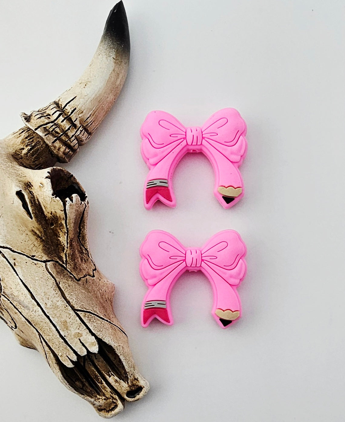 Pencil Bow Focal