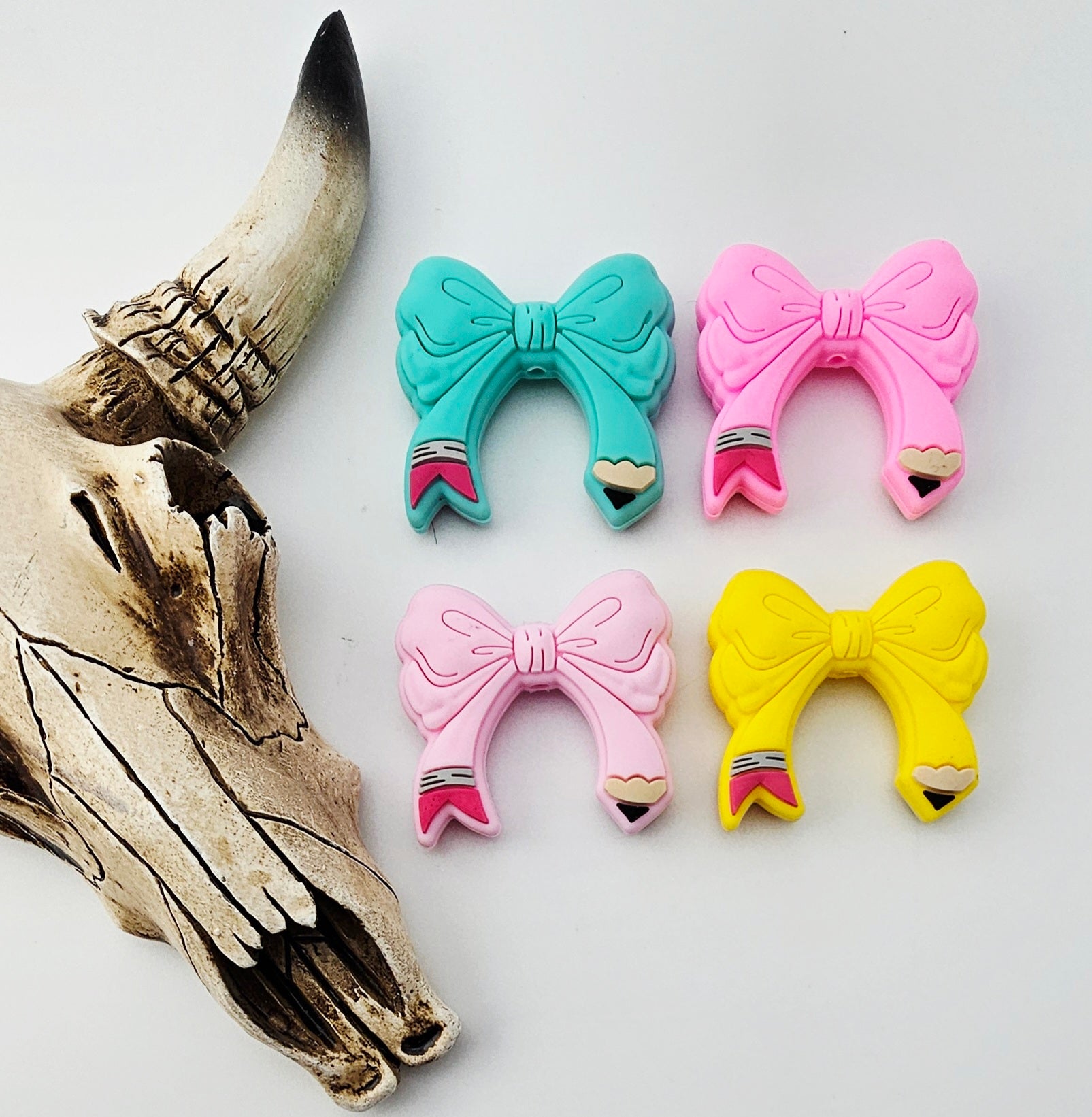 Pencil Bow Focal